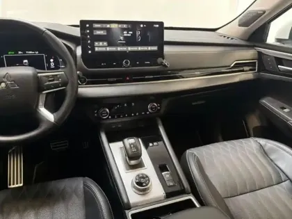 Photo 9 Mitsubishi Outlander 2.4 MIVEC PHEV 306 4WD Instyle