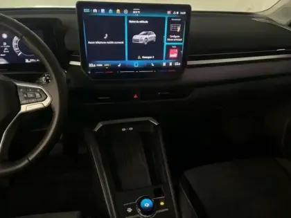 Photo 9 Volkswagen T-roc 1.5 eTSI Hybrid 150 ch DSG7 Style