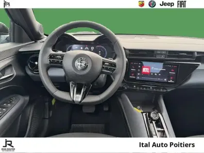 Photo 7 Alfa Romeo Junior  IBRIDA 1.2 136ch DCT6
