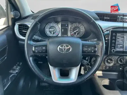 Photo 11 Toyota Hilux  2.8 D-4D 204ch X-Tra Cabine Légende 4WD BVA RC23