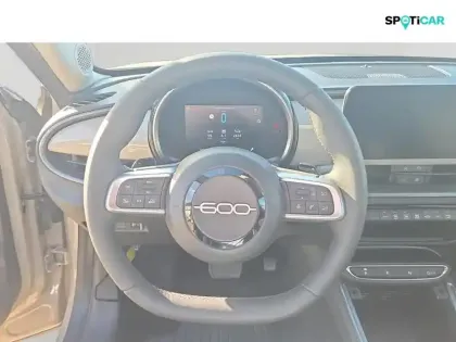 Photo 12 Fiat 600  1.2 Hybrid Turbo 145ch Pop eDCT6 Step 2