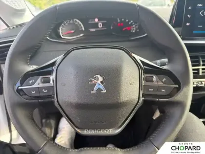 Photo 16 Peugeot 208  PureTech 100 S&S BVM6