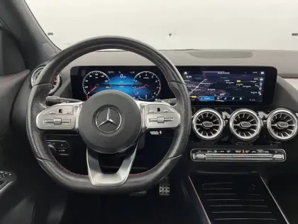 Photo 21 Mercedes GLA  200 7G-DCT