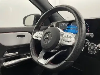 Photo 24 Mercedes GLA  200 7G-DCT
