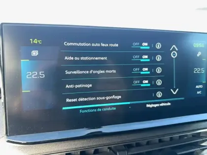 Photo 18 Peugeot 3008  Hybrid 225 e-EAT8