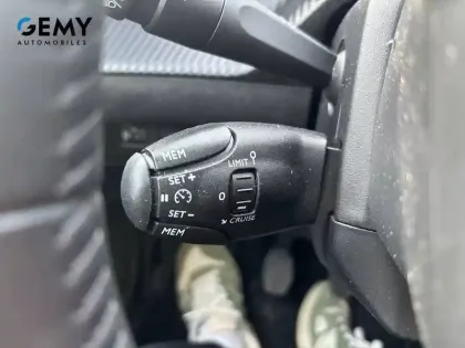 Photo 18 Peugeot 2008  PureTech 100 S&S BVM6
