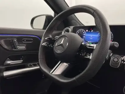 Photo 24 Mercedes GLA  250 e Hybrid EQ 8G-DCT