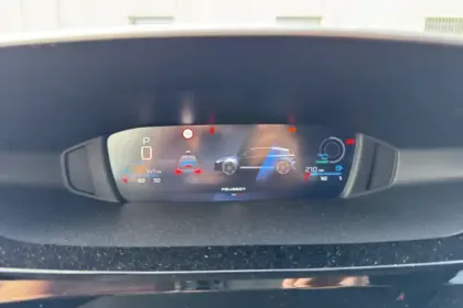 Photo 13 Peugeot 308  Hybrid 145 e-DCS6