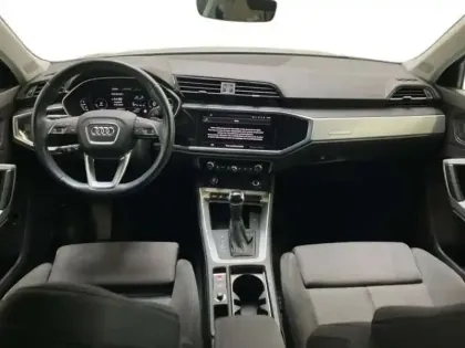 Photo 7 Audi Q3 35 TFSI 150 ch S tronic 7 Design