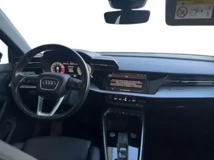 Photo 7 Audi A3 35 TFSI Mild Hybrid 150 S tronic 7 Design Luxe