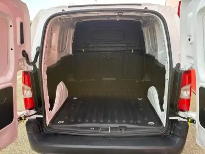 Photo 5 Peugeot Partner  Standard 650kg Essence 110ch S&S Pro