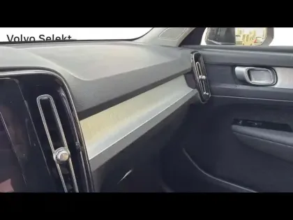 Photo 8 Volvo XC40  T4 Recharge 129 + 82ch Business DCT 7