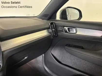 Photo 8 Volvo XC40  B3 163ch Black Edition DCT 7