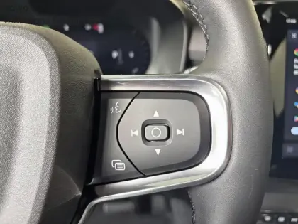 Photo 11 Volvo XC40  B3 163ch Black Edition DCT 7