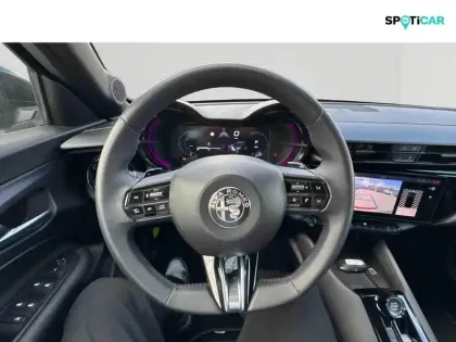 Photo 12 Alfa Romeo Junior  1.2 Ibrida 145ch Premium e-DCT6