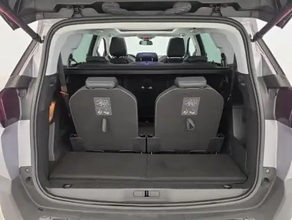 Photo 32 Peugeot 5008 2.0 BlueHDi 180ch Allure Business EAT8 Suréquipé + Toit Ouvrant + Attelage