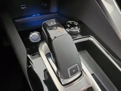 Photo 22 Peugeot 5008 2.0 BlueHDi 180ch Allure Business EAT8 Suréquipé + Toit Ouvrant + Attelage