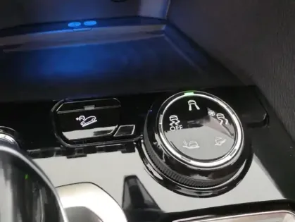 Photo 36 Peugeot 5008 2.0 BlueHDi 180ch Allure Business EAT8 Suréquipé + Toit Ouvrant + Attelage