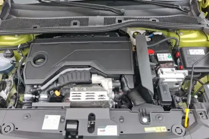 Photo 15 Peugeot 208  Hybrid 110 ch e-DCS6