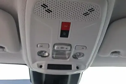 Photo 22 Peugeot 208  Hybrid 110 ch e-DCS6