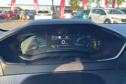 Photo 13 Peugeot 208  Hybrid 110 ch e-DCS6