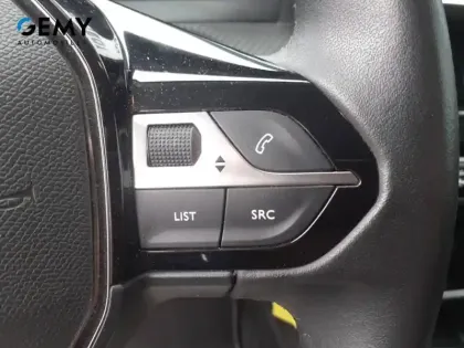 Photo 25 Peugeot 2008  PureTech 130 S&S BVM6