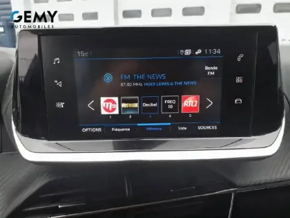 Photo 13 Peugeot 2008  PureTech 130 S&S BVM6
