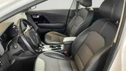 Photo 12 Kia Niro  1.6 GDi Hybride 141 ch DCT6