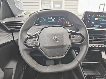 Photo 8 Peugeot 208  Electrique 50 kWh 136ch