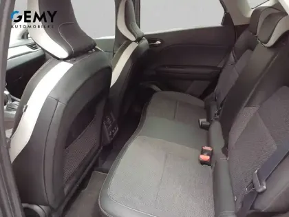 Photo 9 Renault Captur  E-Tech full hybrid 145
