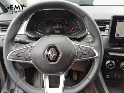 Photo 15 Renault Captur  E-Tech full hybrid 145