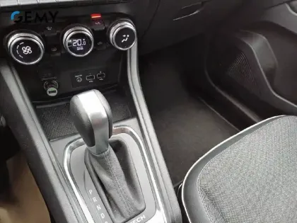 Photo 13 Renault Captur  E-Tech full hybrid 145