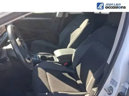Photo 17 Volkswagen Golf  1.5 eTSI OPF 130 DSG7