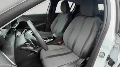Photo 10 Peugeot 208  PureTech 100 S&S EAT8