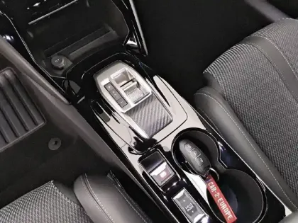 Photo 13 Peugeot 208  Hybrid 110 e-DCS6