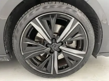 Photo 16 Peugeot 308  PHEV 225 e-EAT8