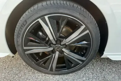 Photo 13 Peugeot 308  PureTech 130ch S&S EAT8