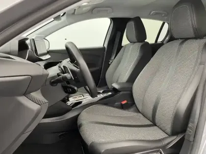 Photo 13 Peugeot 208  Hybrid 100 e-DCS6