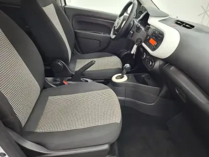 Photo 14 Renault Twingo  III E-Tech