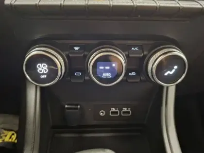 Photo 47 Renault Captur  E-Tech hybride 145