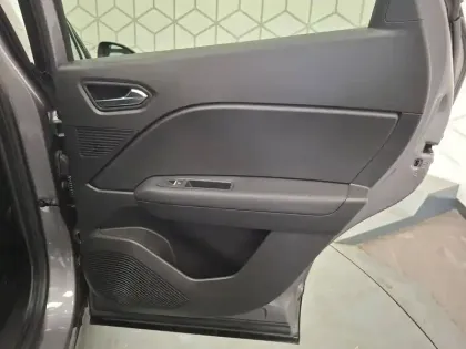 Photo 15 Renault Captur  E-Tech hybride 145