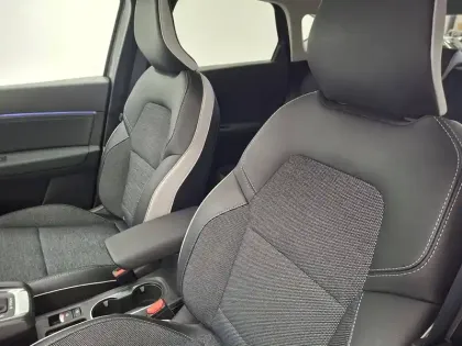 Photo 34 Renault Captur  E-Tech hybride 145