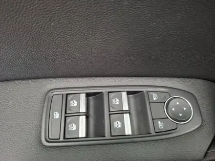 Photo 38 Renault Captur  E-Tech hybride 145