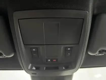 Photo 34 Peugeot 3008  Hybrid 145 e-DCS6