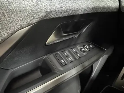 Photo 32 Peugeot 3008  Hybrid 145 e-DCS6