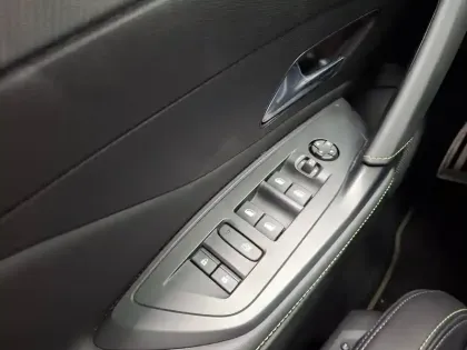 Photo 20 Peugeot 308  PHEV 180 e-EAT8