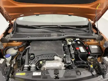 Photo 20 Peugeot 2008  PureTech 100 S&S BVM6