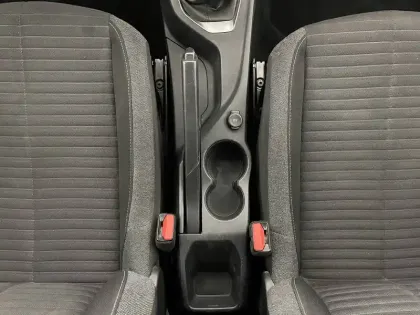 Photo 24 Peugeot 2008  PureTech 100 S&S BVM6