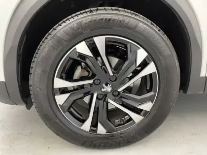 Photo 16 Peugeot 2008  PureTech 130 S&S EAT8