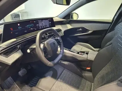 Photo 11 Peugeot 3008  Hybrid 145 e-DCS6